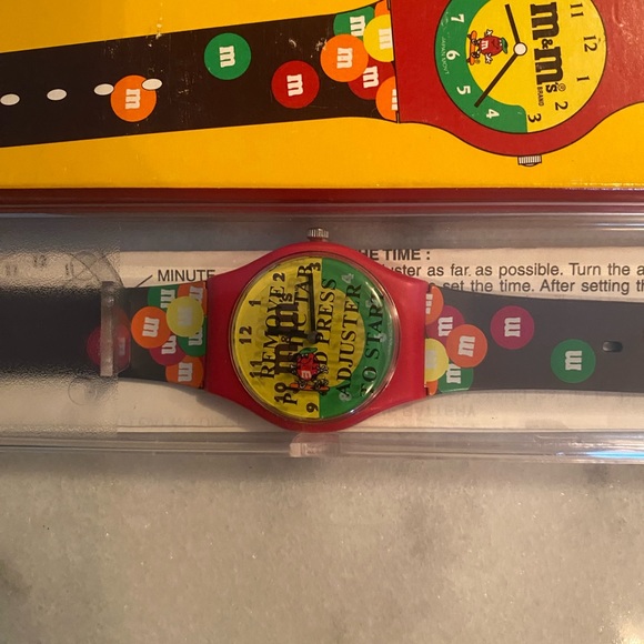 M&M Quartz Watch - Picture 4 of 4